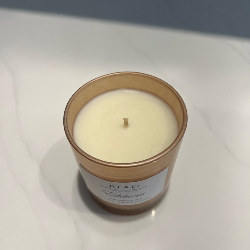 D.L. & Co. Edelweiss Candle - Picture 4 of 5
